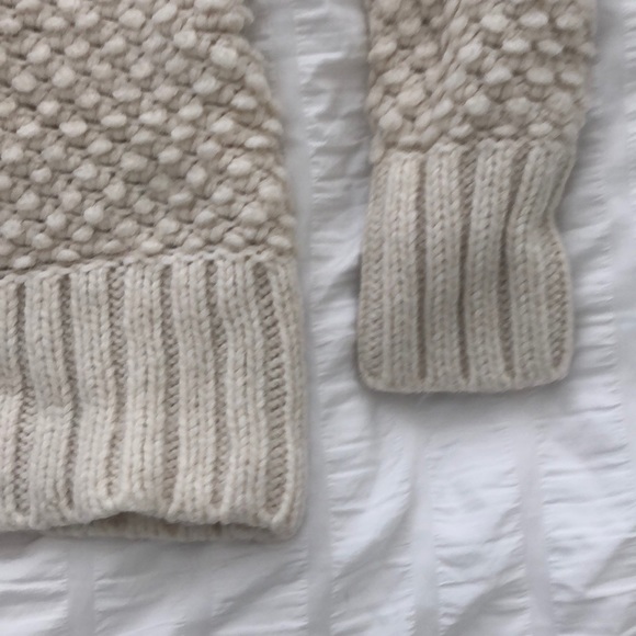 American eagle sweater - Picture 3 of 3